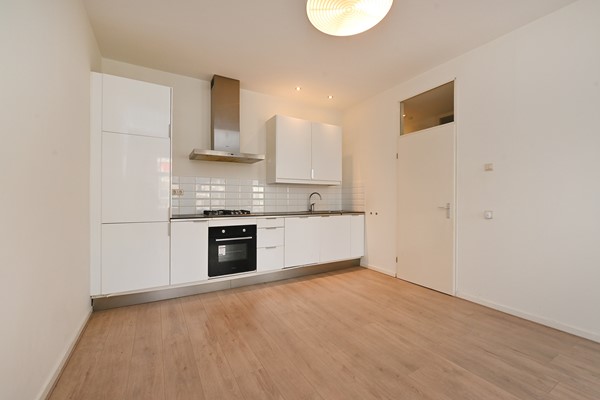 Medium property photo - Claes de Vrieselaan 81A01, 3021 JD Rotterdam